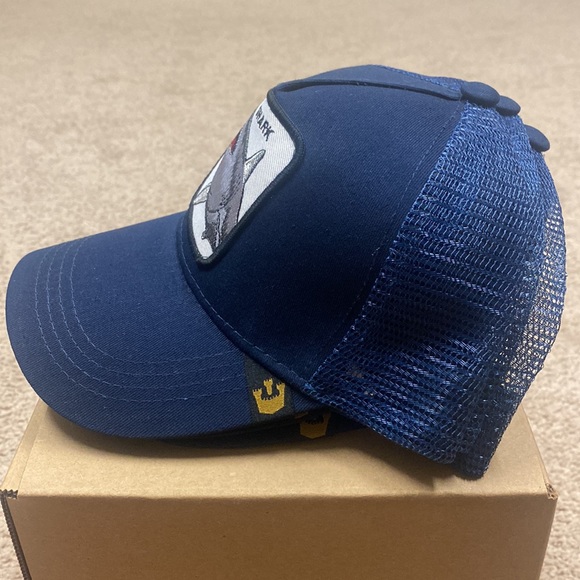 Unisex Adjustable Farm Trucker Hat (Great White Shark) NEW!!! - Picture 2 of 2